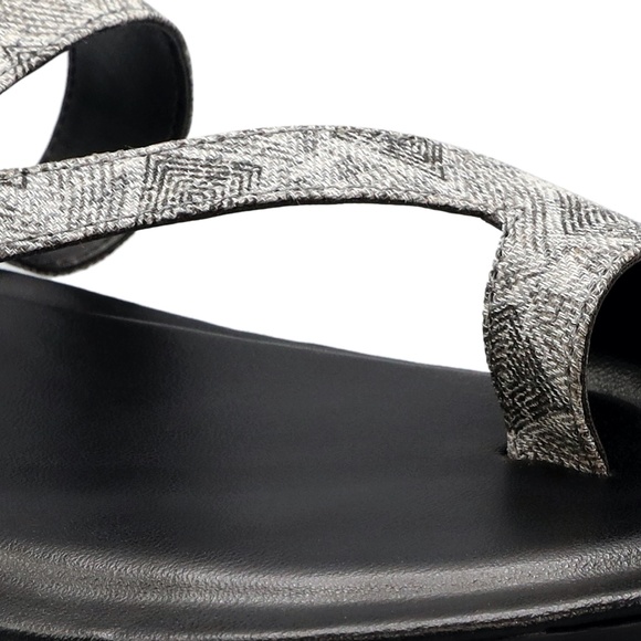Grey Block Print Strap Chappals